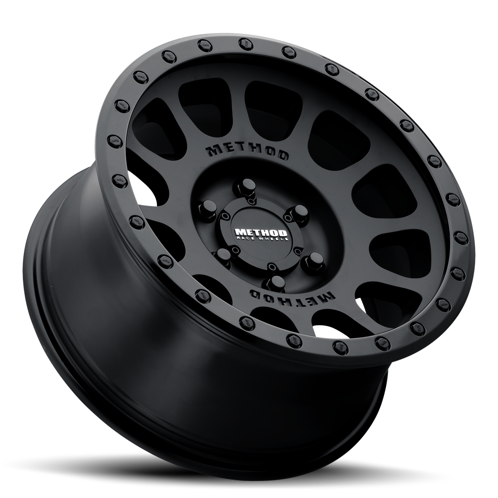 Method MR305 NV 18x9 +25mm Offset 5x150 116.5mm CB Gloss/Matte Black Street Loc Wheel